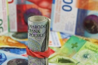 Kredyt gotówkowy 80 000 zł to znaczące zobowiązanie finansowe, które wymaga przemyślanej analizy dostępnych ofert.
