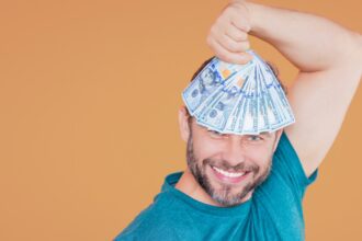 Jak uzyskać pożyczkę jako obcokrajowiec? Instrukcja krok po kroku z case study